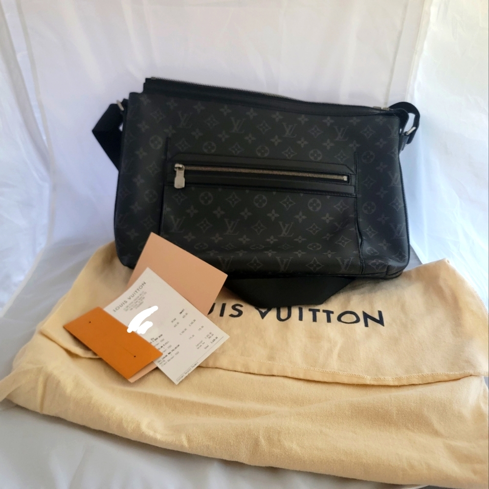 Louis Vuitton Mens Odysee Messenger Bag